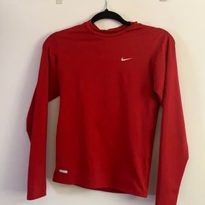 Red dri fit Nike boys size small long sleeve shirt. Excellent condition